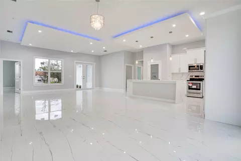 1048 SW Paar Dr, Port Saint Lucie, FL 34953