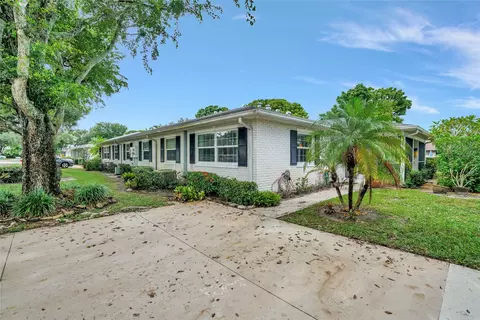 10093 S 45th Way S, Boynton Beach, FL 33436