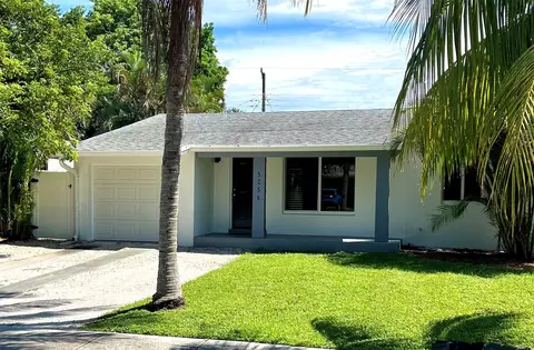 5256 NE 3rd Ave, Oakland Park, FL 33334