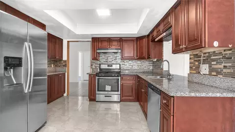 9551 NW 26th St, Sunrise, FL 33322