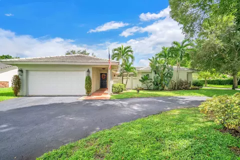 1100 NW 93rd Ter, Plantation, FL 33322