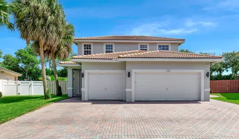 7219 NW 23rd St, Pembroke Pines, FL 33024