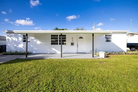 6741 Franklin St, Hollywood, FL 33024