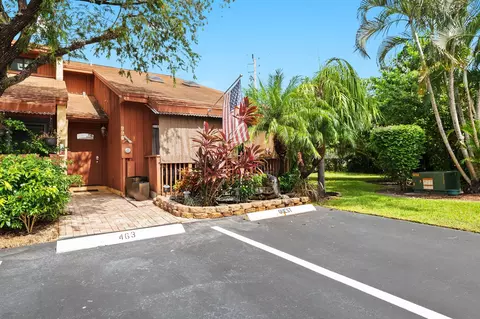 463 SE 11th Ter #463, Dania Beach, FL 33004