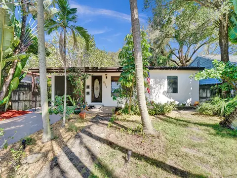 829 SW 4th Ct, Fort Lauderdale, FL 33312