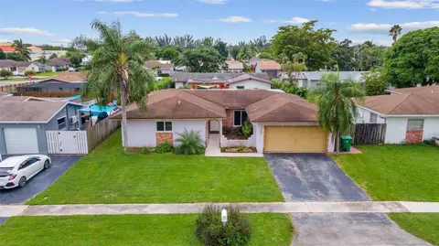 7750 NW 46th St, Lauderhill, FL 33351
