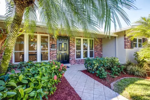 6900 NW 6th St, Plantation, FL 33317