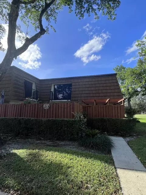 9152 SW 23rd St #C, Davie, FL 33324
