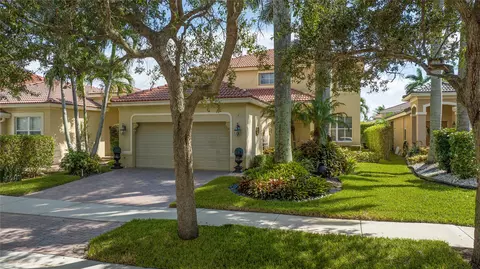 1861 Aspen Ln, Weston, FL 33327