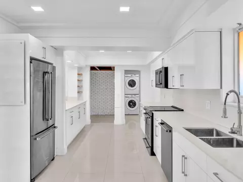 561 SE 3rd Ave, Pompano Beach, FL 33060 photo 24