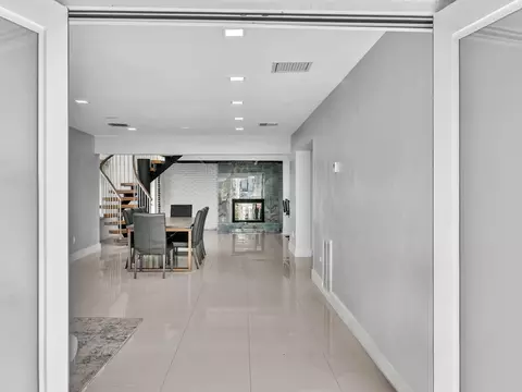 561 SE 3rd Ave, Pompano Beach, FL 33060 photo 8