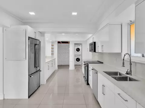 561 SE 3rd Ave, Pompano Beach, FL 33060 photo 27