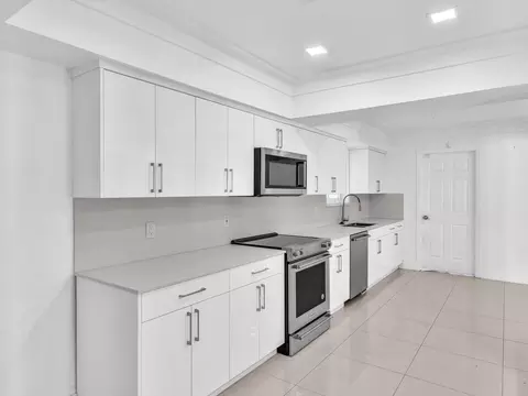 561 SE 3rd Ave, Pompano Beach, FL 33060 photo 30