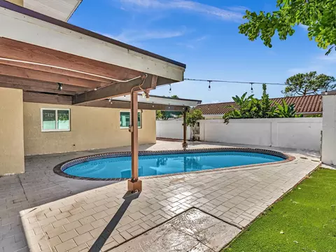 561 SE 3rd Ave, Pompano Beach, FL 33060 photo 6