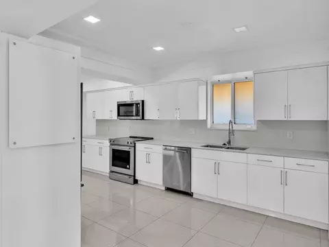 561 SE 3rd Ave, Pompano Beach, FL 33060 photo 26