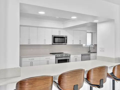 561 SE 3rd Ave, Pompano Beach, FL 33060 photo 22