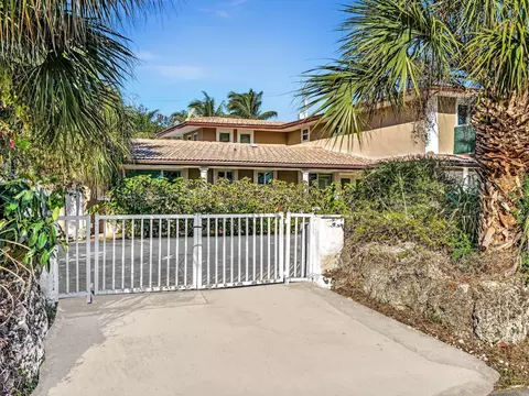 561 SE 3rd Ave, Pompano Beach, FL 33060 photo 4