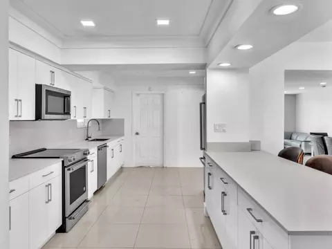 561 SE 3rd Ave, Pompano Beach, FL 33060 photo 29