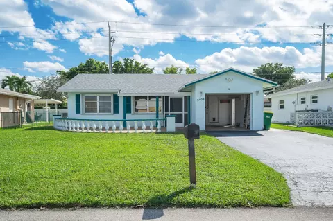 9704 NW 70th St, Tamarac, FL 33321
