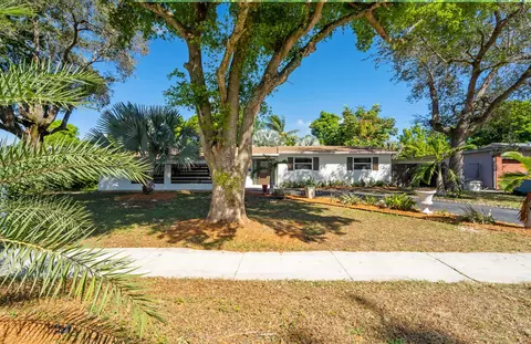 4749 NW 3rd Ct, Plantation, FL 33317