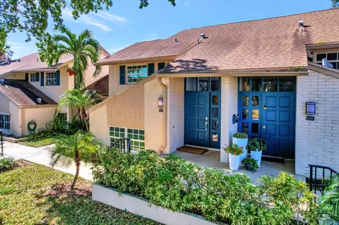 687 Kensington Pl #104-D, Wilton Manors, FL 33305