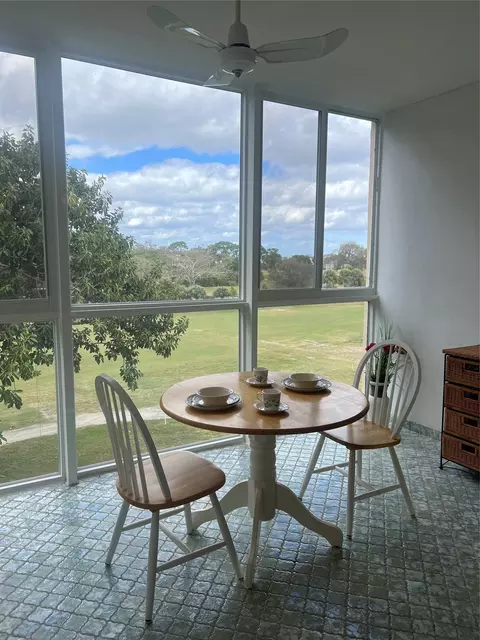 1055 Country Club Dr #409, Margate, FL 33063