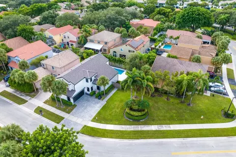 6220 NW 77th Pl, Parkland, FL 33067