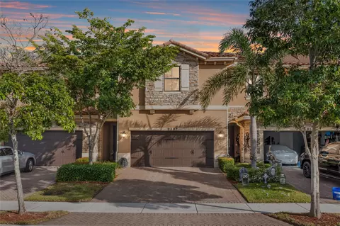 9597 Town Parc Cir N, Parkland, FL 33076
