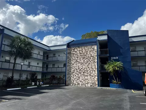 3160 Holiday Springs Blvd #305, Margate, FL 33063