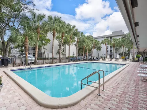 6500 Cypress #204, Plantation, FL 33317
