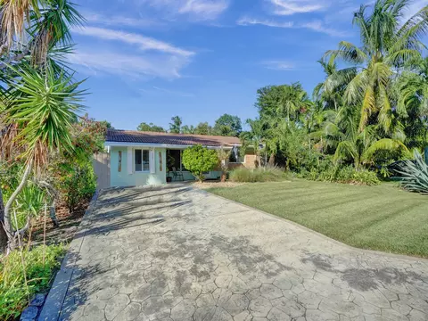 805 NE 16th Ct, Fort Lauderdale, FL 33305
