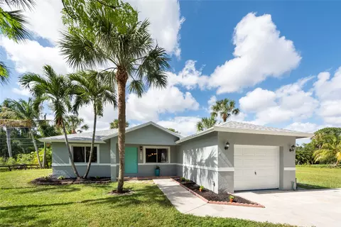 2451 SW 43rd Ter, Fort Lauderdale, FL 33317