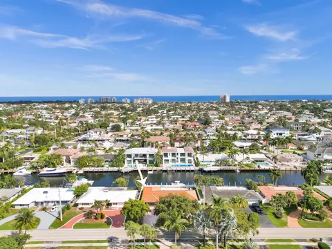 3830 NE 23rd Ave, Lighthouse Point, FL 33064