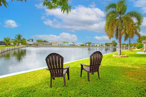 5715 NW 85 Ave, Tamarac, FL 33321