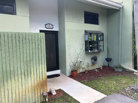 2840 S Oakland Forest Dr #2402, Oakland Park, FL 33309