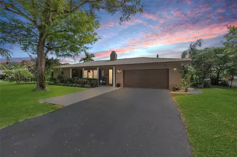 8198 NW 13th Pl, Coral Springs, FL 33071