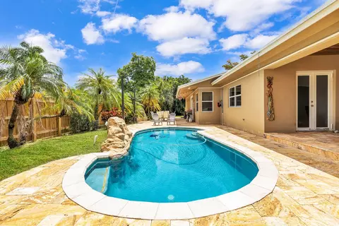 4910 SW 61st Ave, Davie, FL 33314
