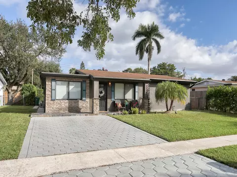 9465 SW 52nd Pl, Cooper City, FL 33328