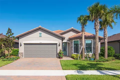 5243 Jasper Sq, Vero Beach, FL 32967