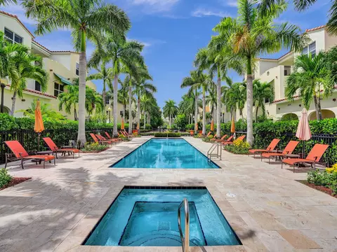 12420 NW 17th Mnr, Pembroke Pines, FL 33028