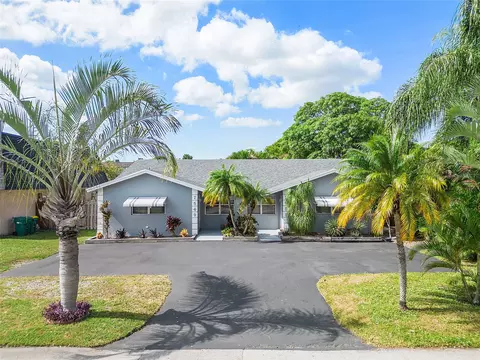7649 NW 73rd Ter, Tamarac, FL 33321