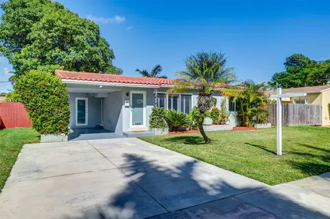 1019 NE 5th St, Hallandale Beach, FL 33009