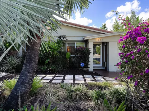 1205 NE 17th Ter, Fort Lauderdale, FL 33304