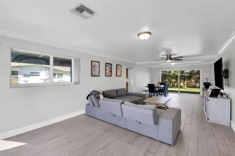 331 SE 7th St, Pompano Beach, FL 33060 photo 5