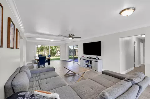 331 SE 7th St, Pompano Beach, FL 33060 photo 6