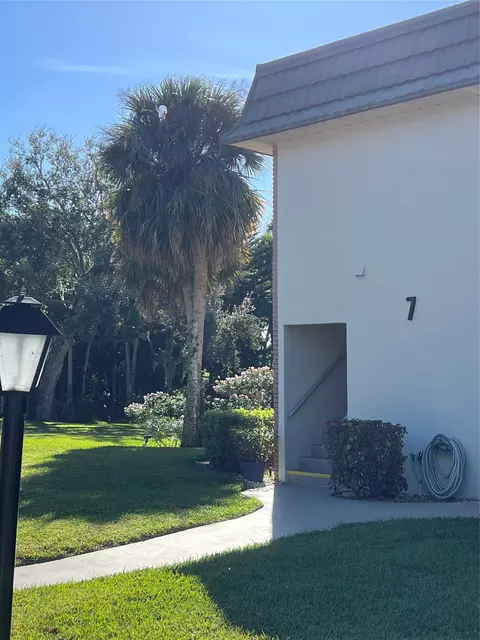 7 Vista Gardens Trl #102, Vero Beach, FL 32962
