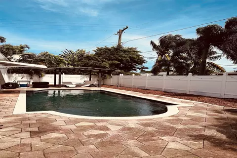 2128 NE 4th Ave, Boca Raton, FL 33431
