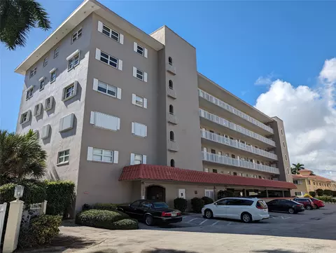 2880 NE 33rd Ct #405, Fort Lauderdale, FL 33306