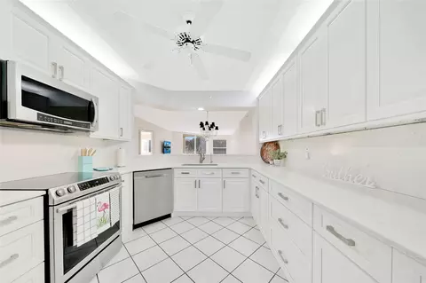 7725 Granville Dr #201, Tamarac, FL 33321