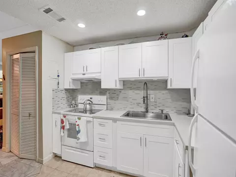 200 NE 19th Ct #109M, Wilton Manors, FL 33305